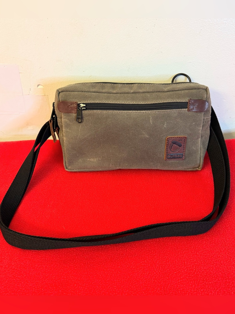 NutSac Man Bag Dammit Small Olive Zip Closure w/Shoulder Strap Waxed Canvas EUC